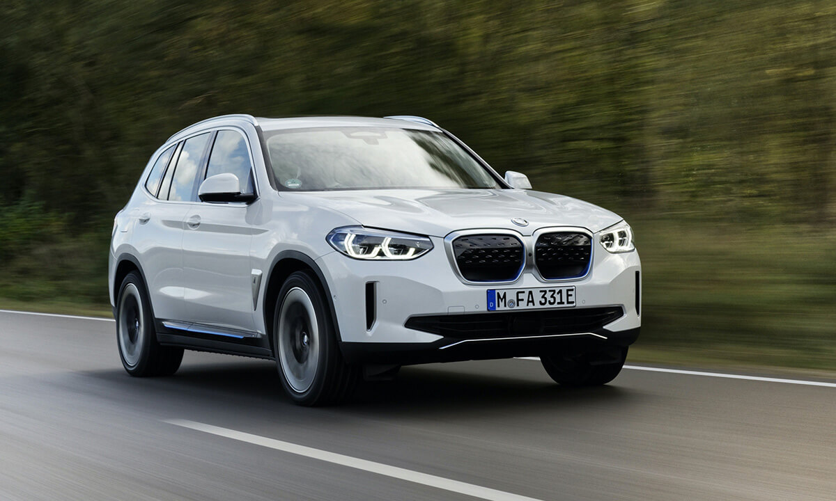 Tamamen Elektrikli Yeni BMW iX3 Showroomlarda Yerini Aldı