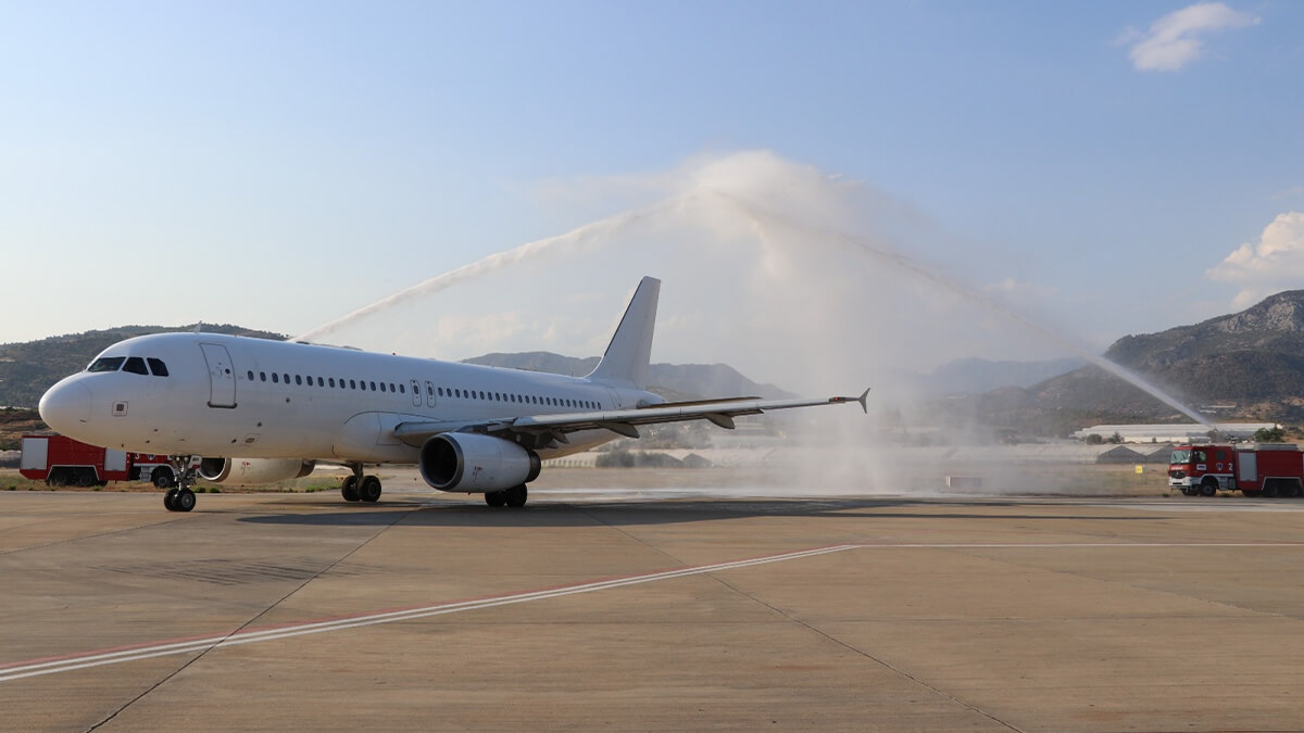 Gazipaşa-Alanya Avion Express’in ilk seferini karşıladı