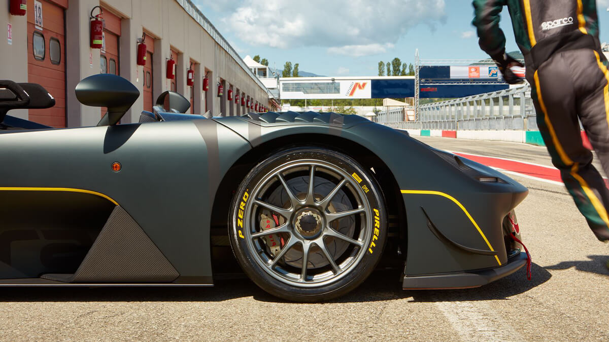 PIRELLI, İZMİT’TE ÜRETİLEN “P ZERO SLICK” LASTİKLERLE DONATILAN DALLARA STRADALE EXP İLE MUGELLO PİSTİNİ FETHETTİ