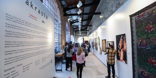 Hepsiburada’nın yeni sanat platformu SanatBurada, özel bir sergiyle Contemporary İstanbul’da sanatseverlerle buluştu